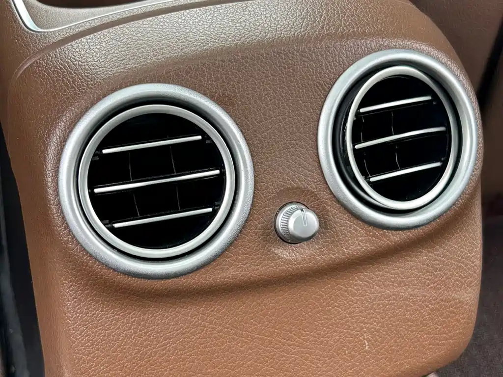 Mercedes-Benz E-Class — миниатюра 19