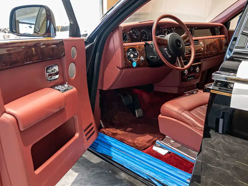 Rolls-Royce Phantom — миниатюра 7