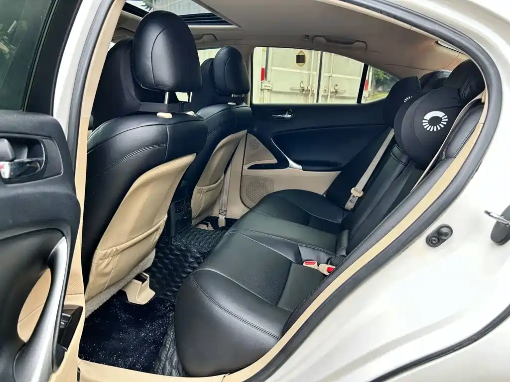 Lexus IS — миниатюра 8