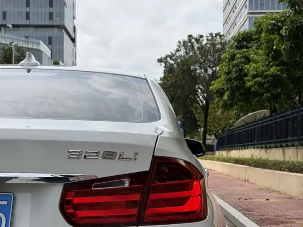 BMW 3 Series — миниатюра 7