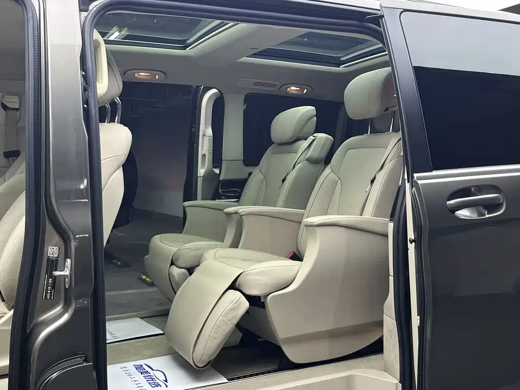 Mercedes-Benz V-Class — миниатюра 24