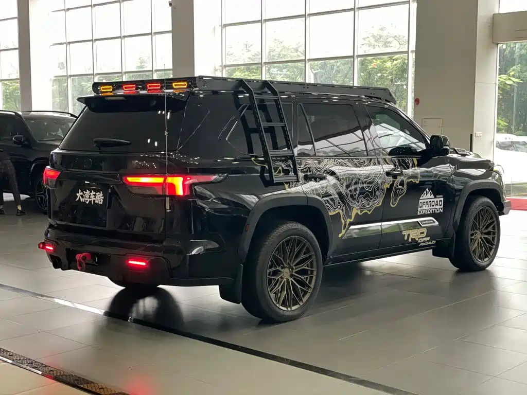 Toyota Sequoia — миниатюра 5