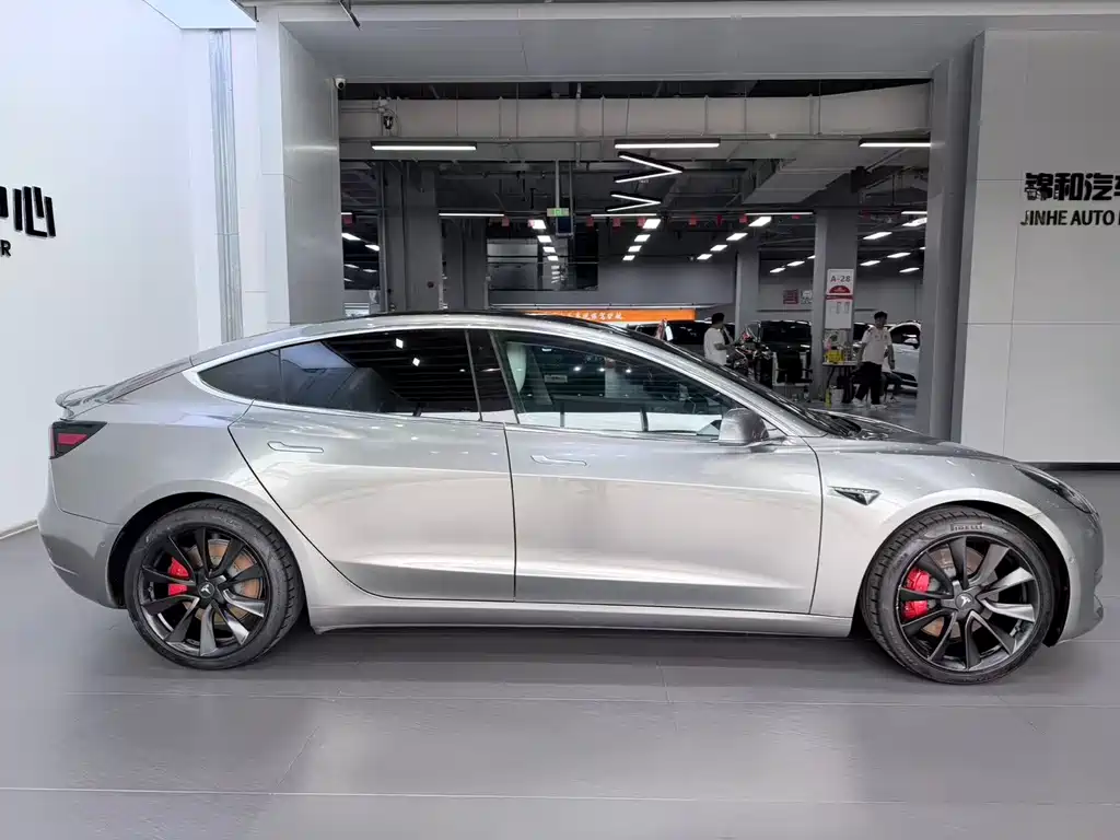 Tesla Model 3 2019 Performance