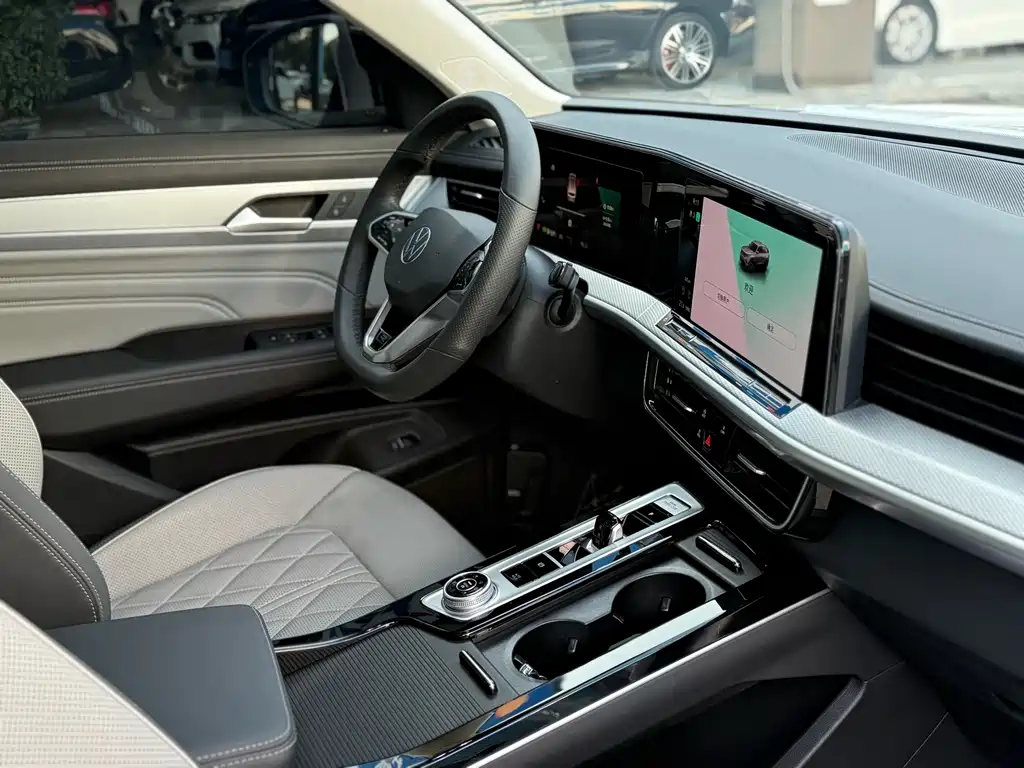 Volkswagen Tavendor 2023 380TSI R-Line