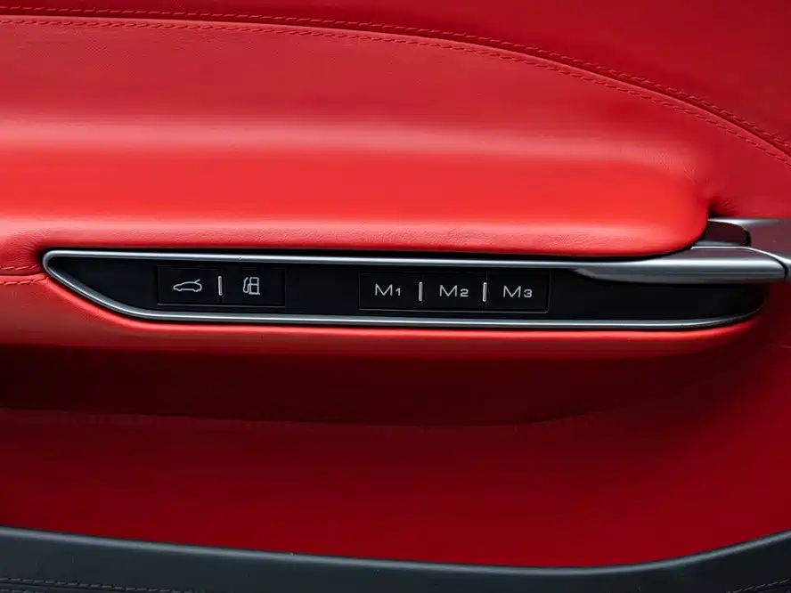Ferrari GTC4Lusso — миниатюра 20