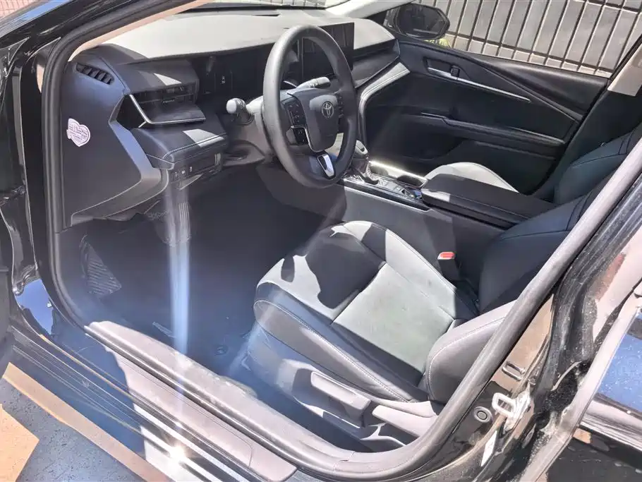 Toyota Camry 2024 2.0HE Elite
