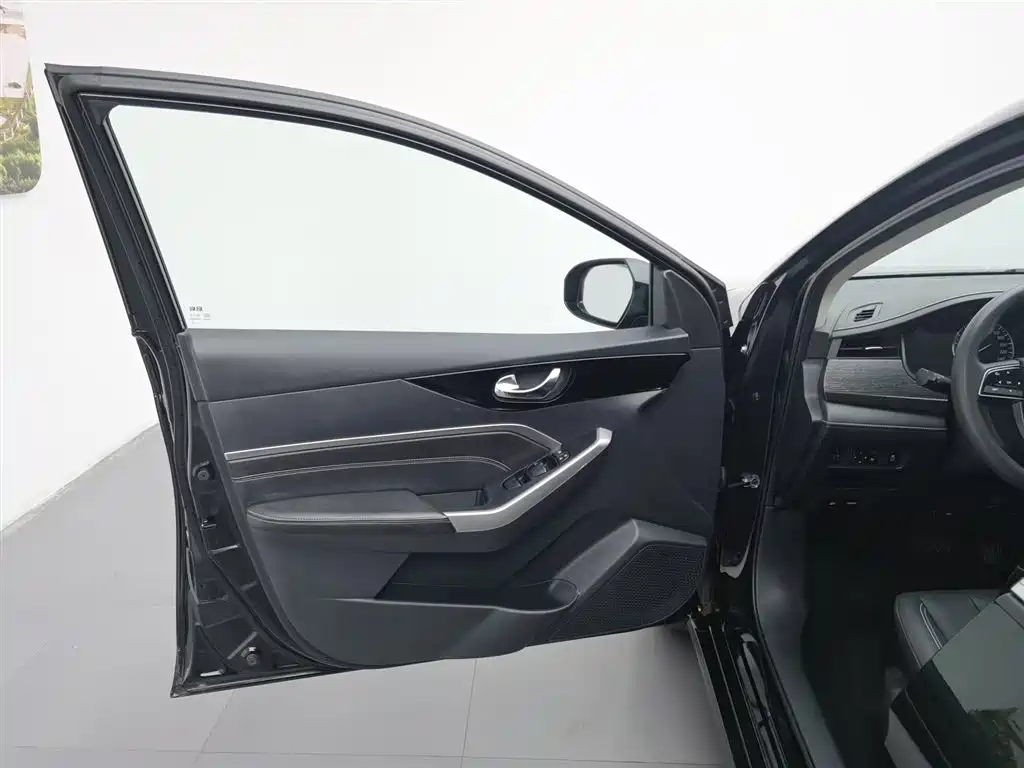 Venucia D60 2023 PLUS 1.6L XL CVT
