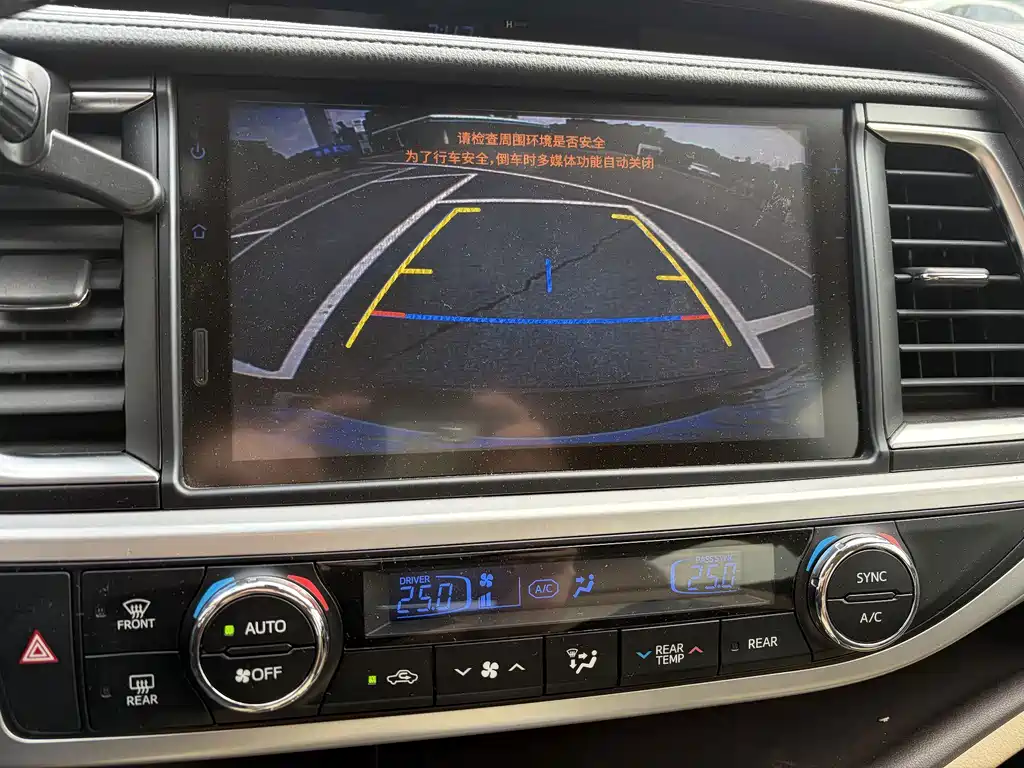 Toyota Highlander — миниатюра 13