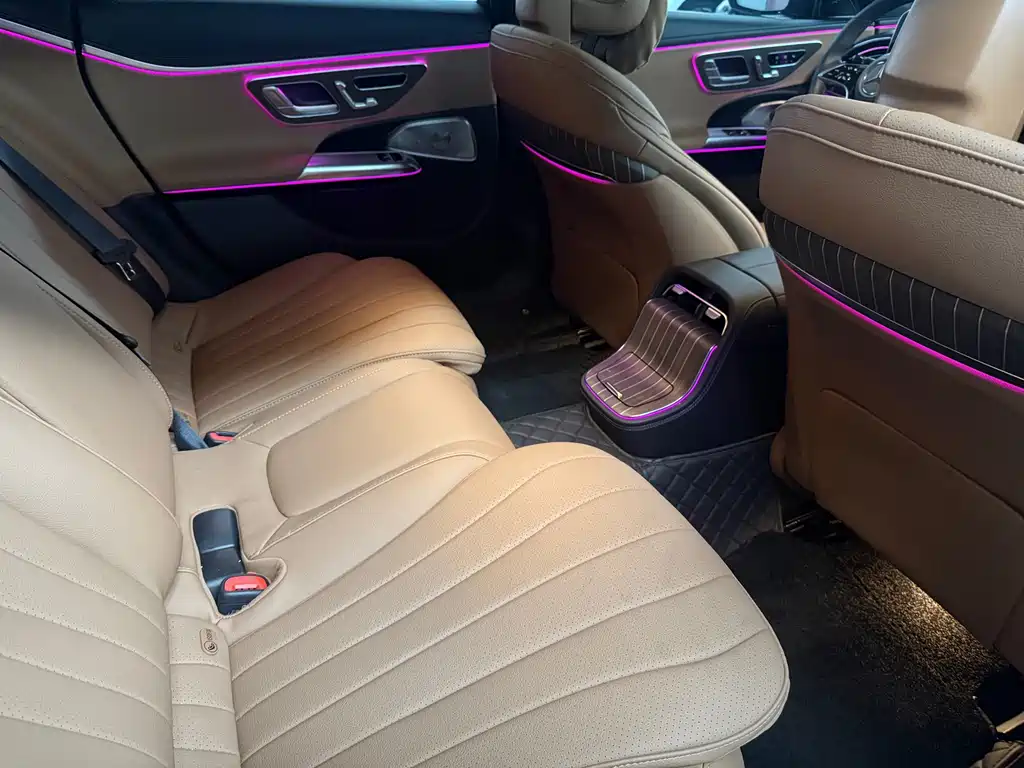 Mercedes-Benz E-Class — миниатюра 19