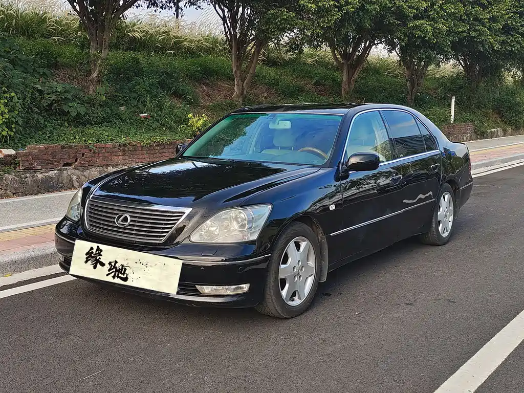 Купить Lexus LS