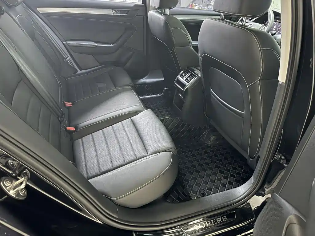 Skoda Superb 2023 — фото 13