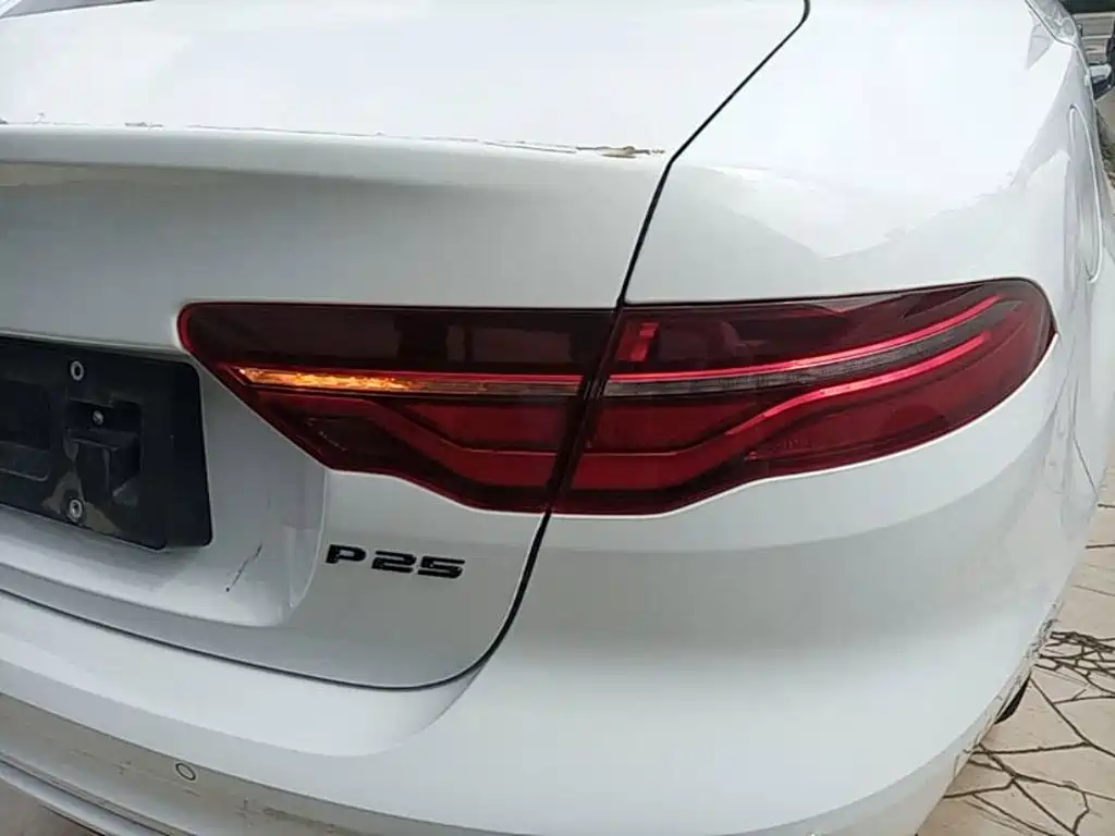 Jaguar XEL — миниатюра 8
