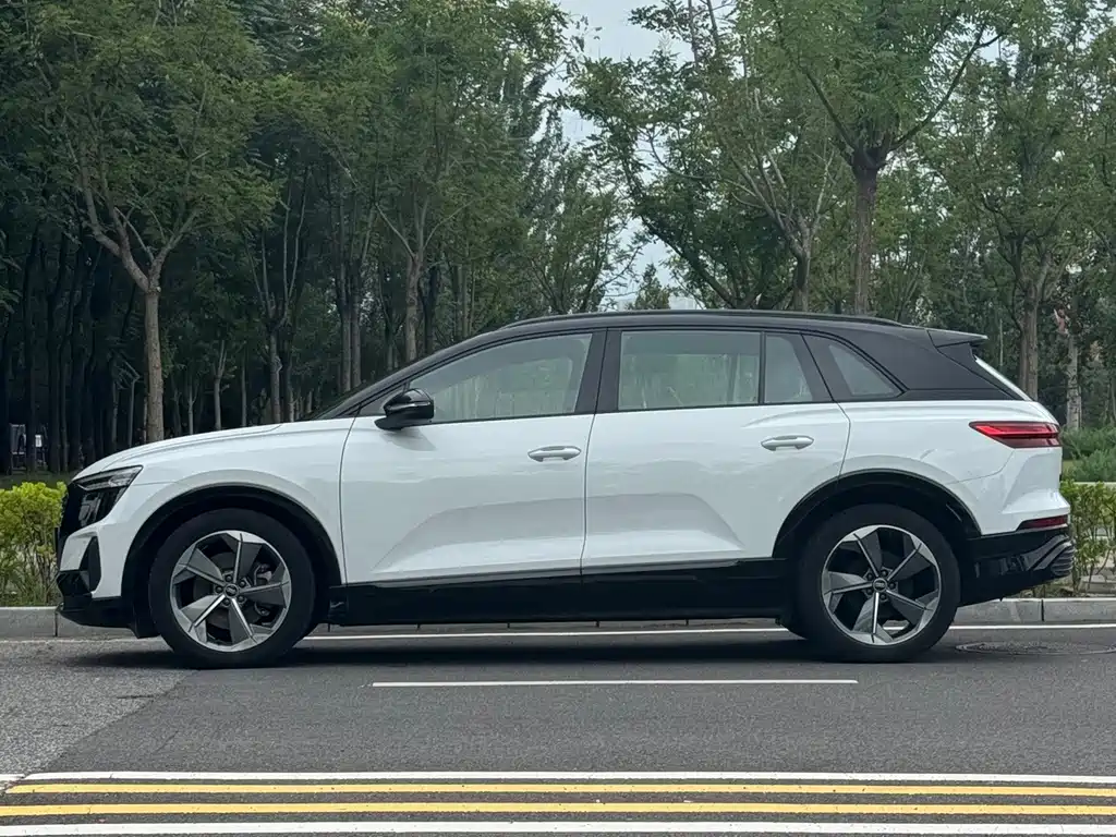 Audi Q5 e-tron — миниатюра 3