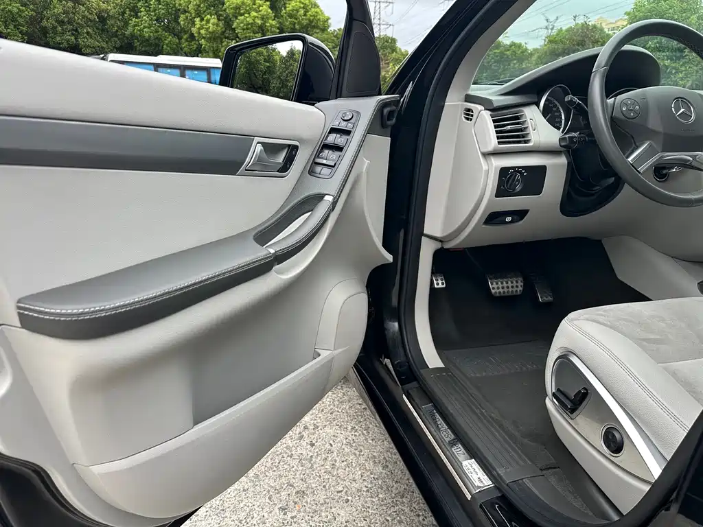 Mercedes-Benz R-Class — миниатюра 13
