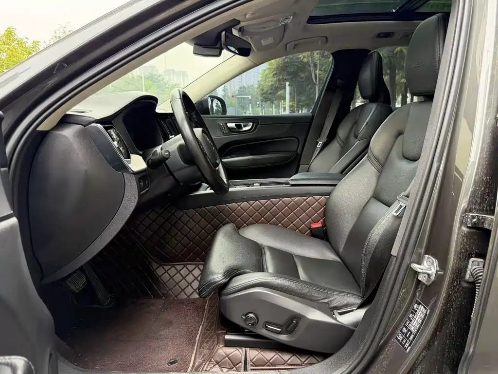 Volvo XC60 — миниатюра 4