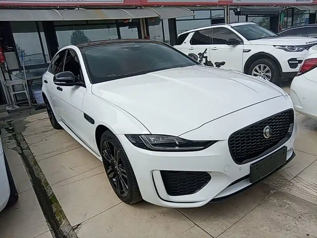 Jaguar XEL — миниатюра 4
