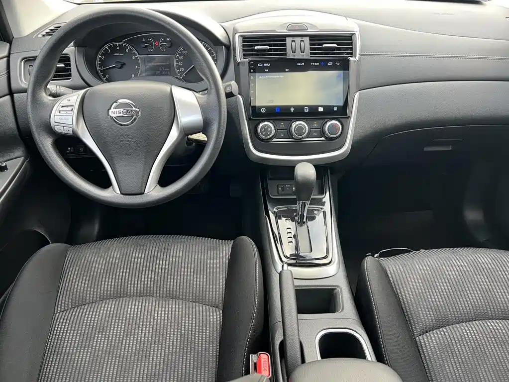 Nissan Tiida — миниатюра 4