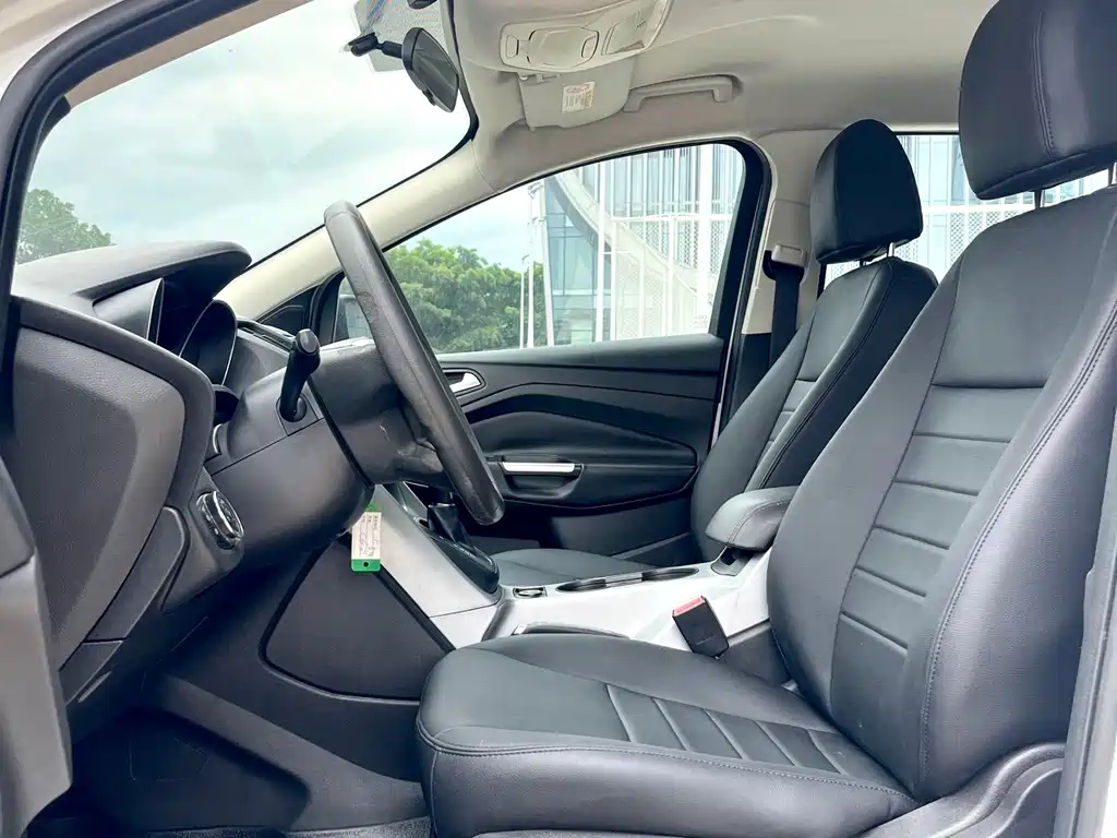 Ford Kuga — миниатюра 8