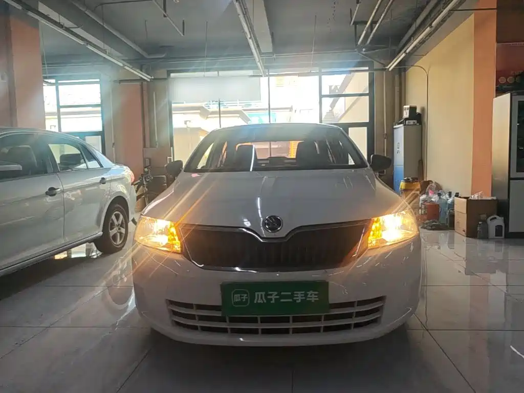 Skoda Rapid — миниатюра 3