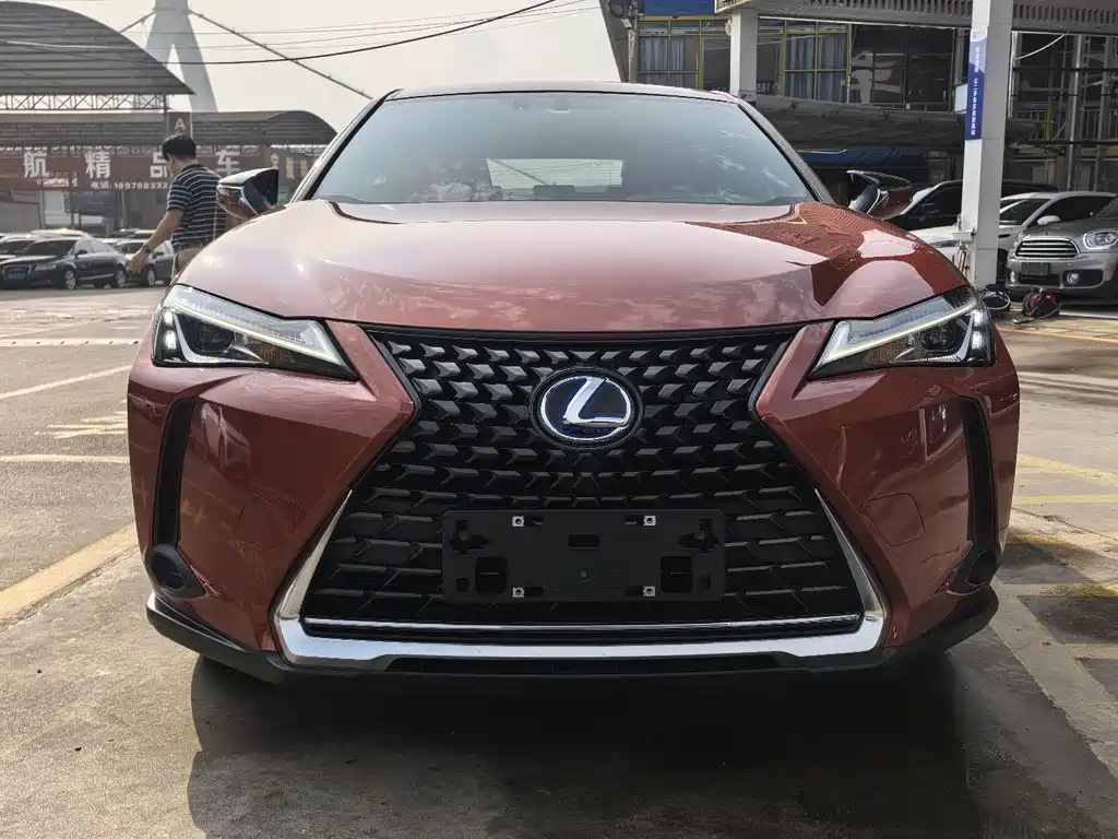 LEXUS UX