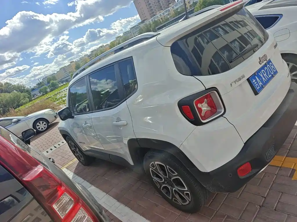 Jeep Renegade — миниатюра 5