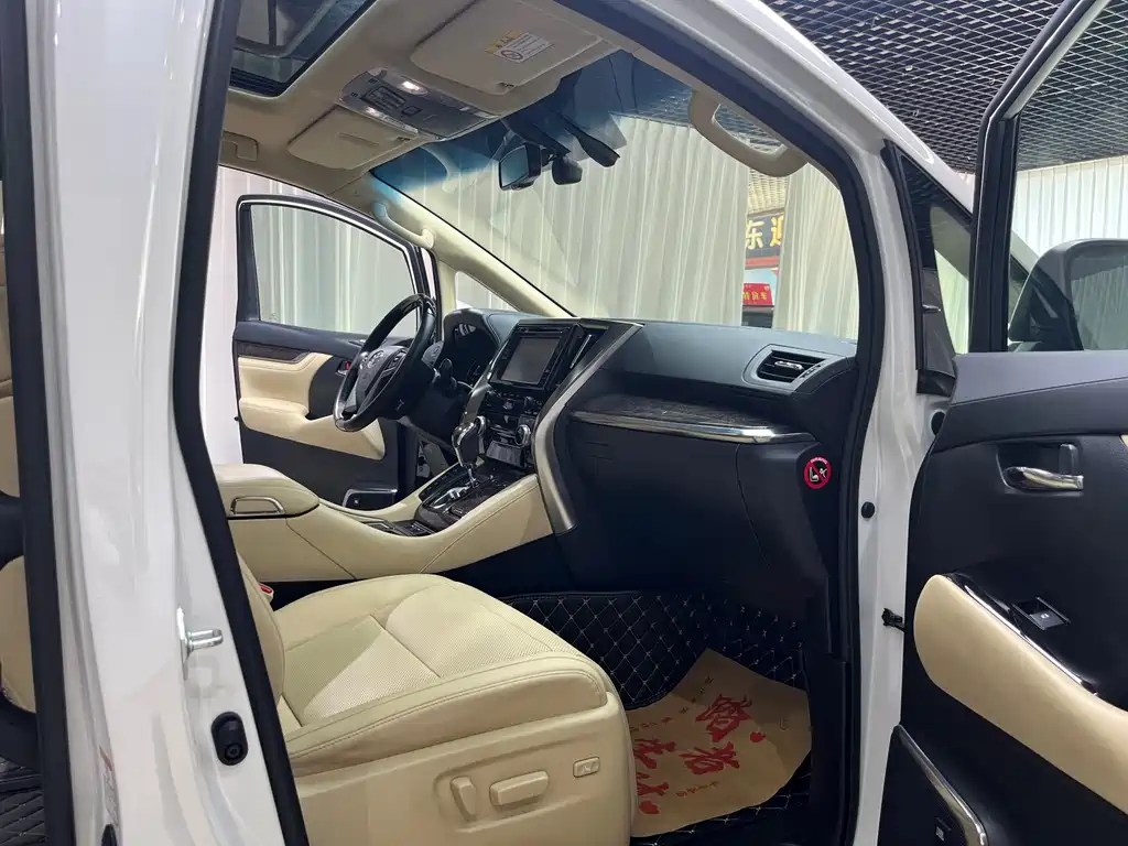 Toyota Alphard 2018 3.5L Luxury