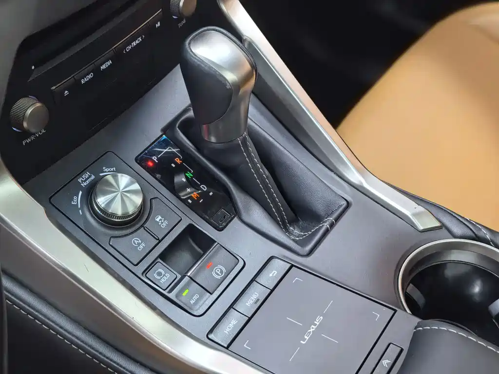 Lexus NX — миниатюра 20