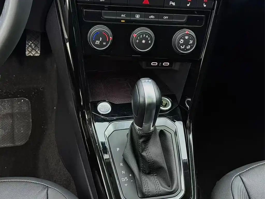 VOLKSWAGEN T ROC EXPLORING SONGS