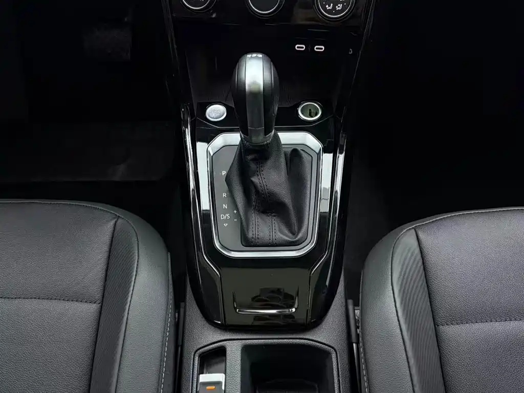 VOLKSWAGEN T ROC EXPLORING SONGS