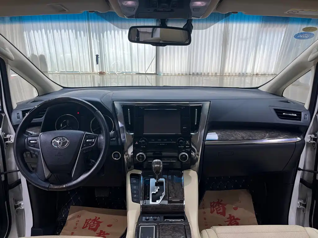 Toyota Alphard 2018 3.5L Luxury