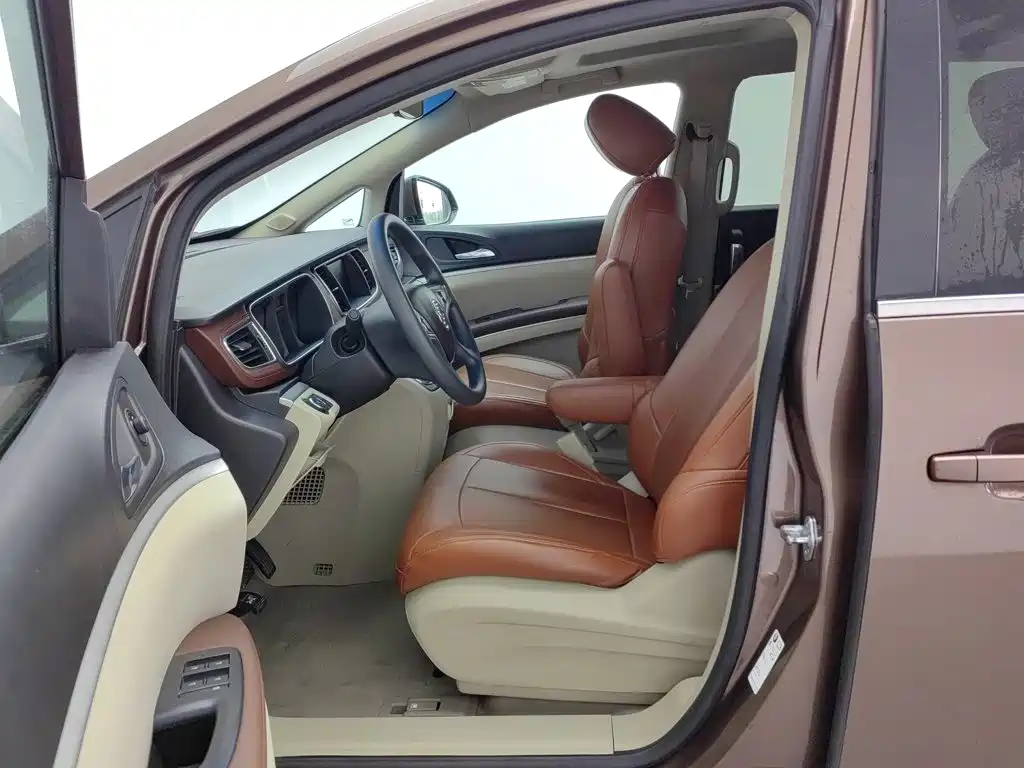 Buick GL8 — миниатюра 10