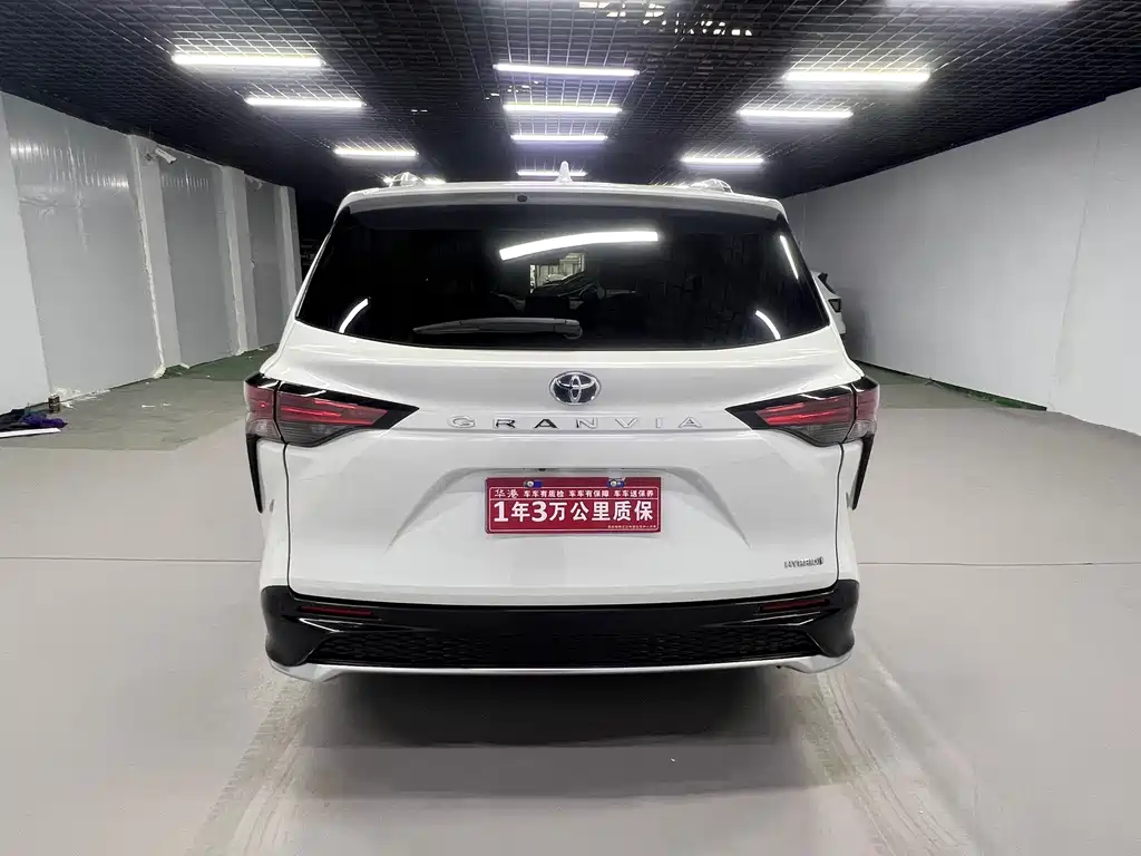 Toyota Granvia — миниатюра 25