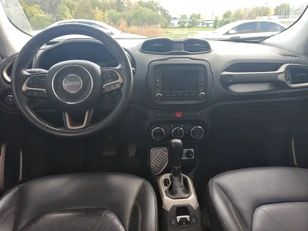 Jeep Renegade — миниатюра 12