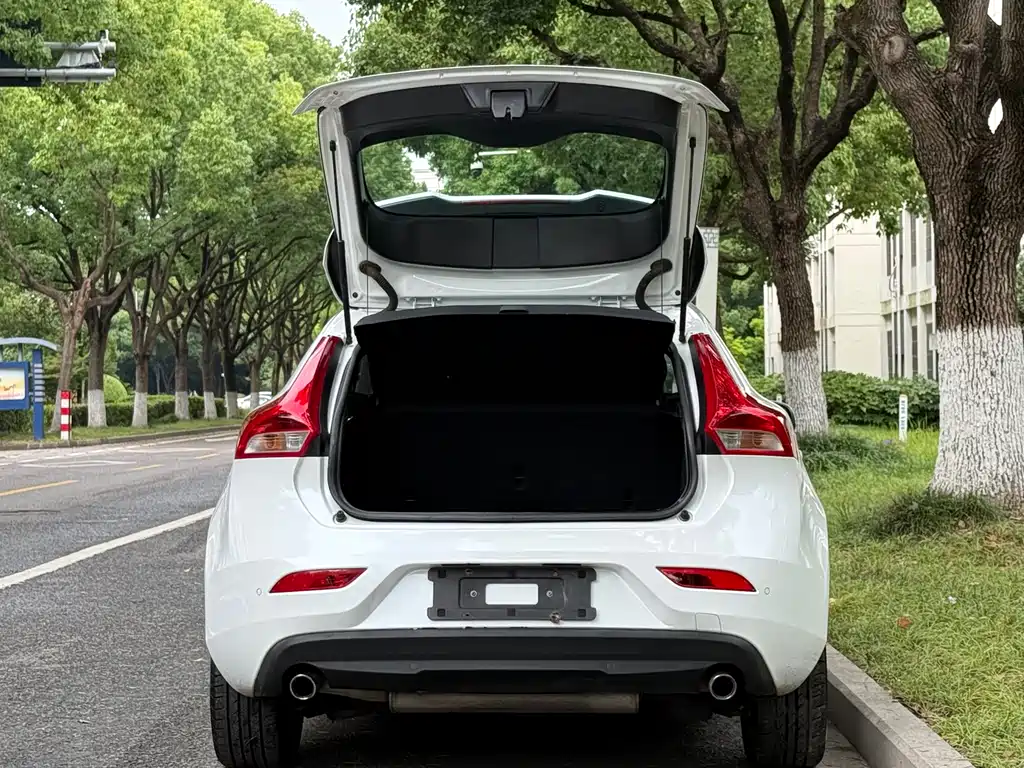 Volvo V40 2016 T4