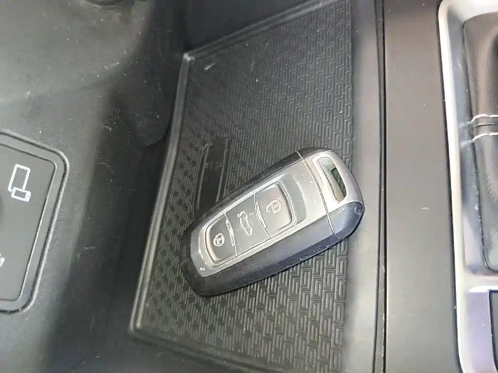 Geely Vision X3 — миниатюра 9