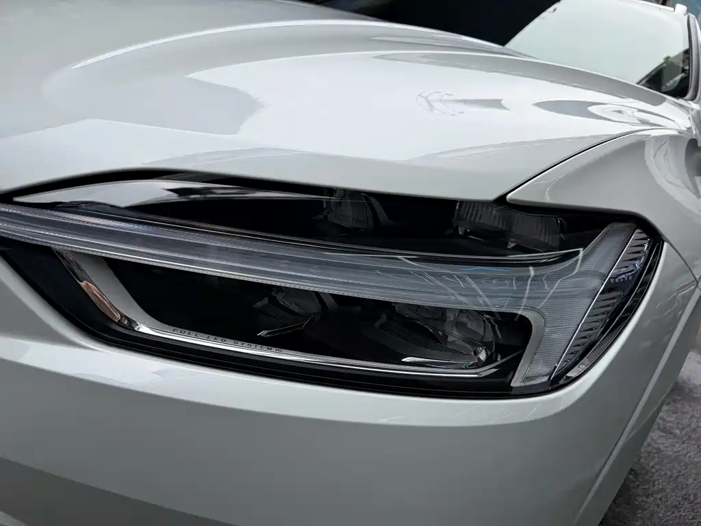 Volvo XC60 — миниатюра 4
