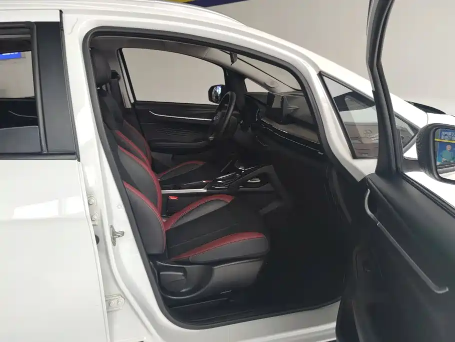 Geely Vision X3 — миниатюра 8