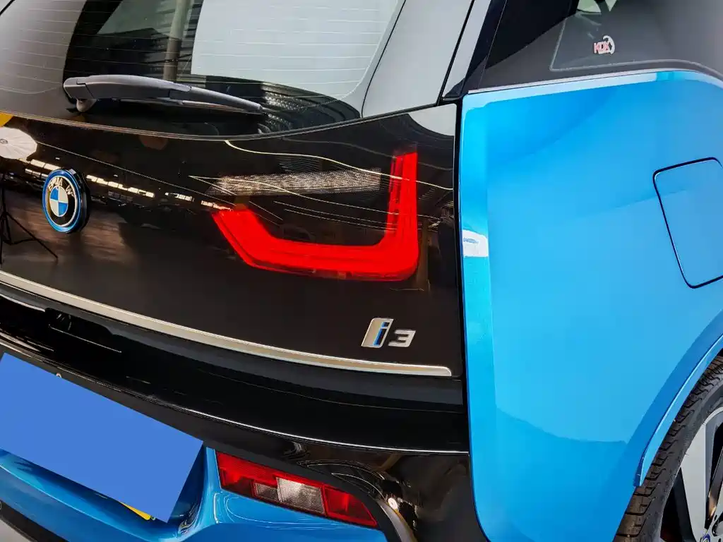 BMW I3