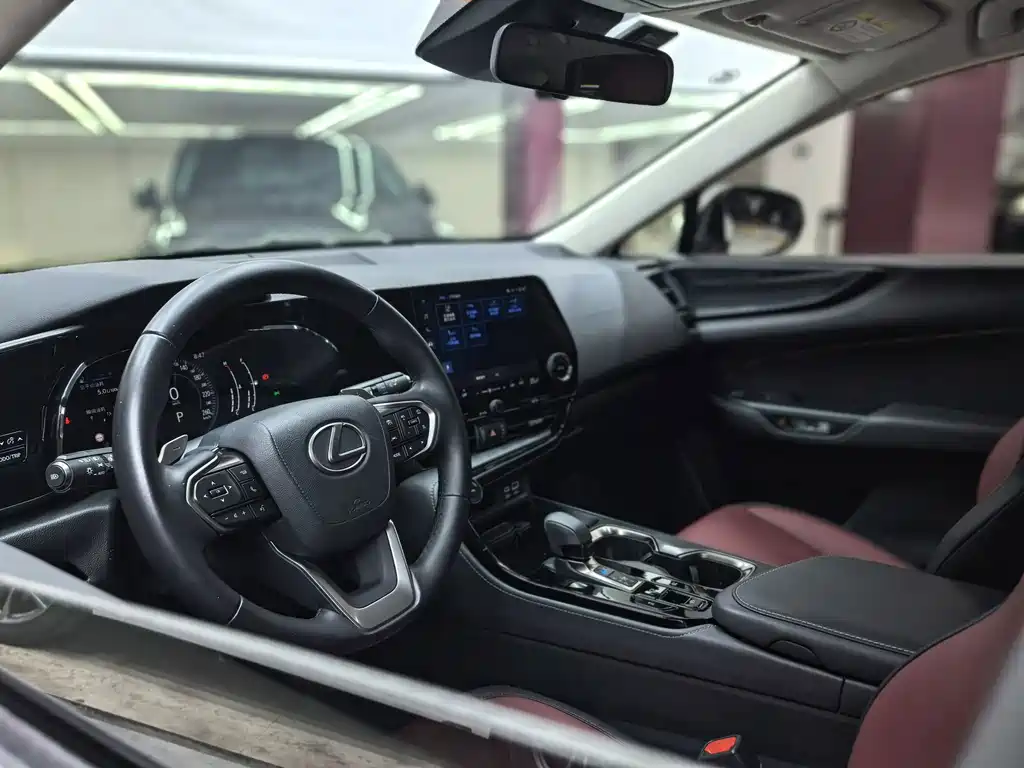 Lexus NX — миниатюра 27