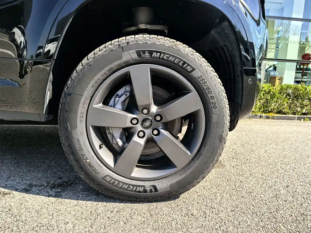 Land Rover Defender — миниатюра 20
