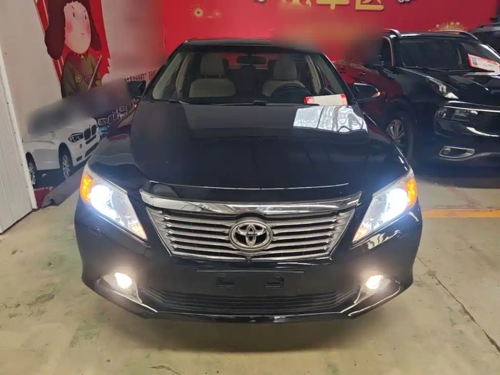 Toyota Camry — миниатюра 3