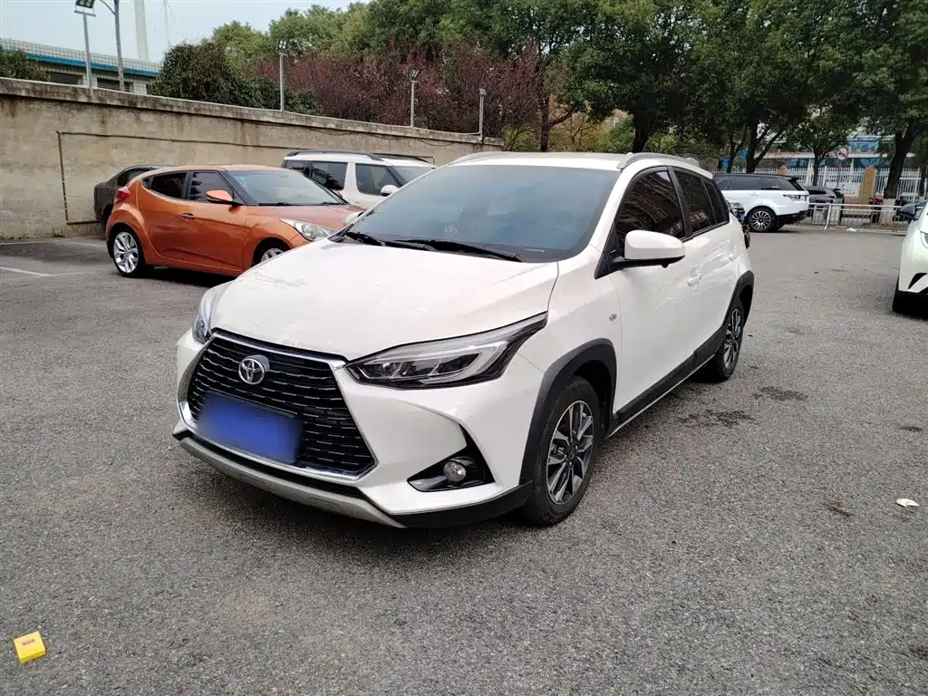 Toyota Yaris L 2023