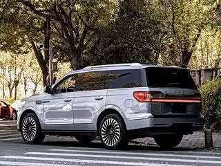 Lincoln Navigator — миниатюра 3