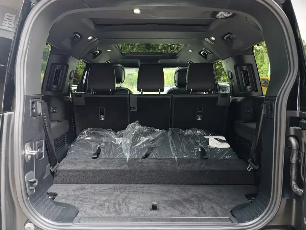 Land Rover Defender — миниатюра 12