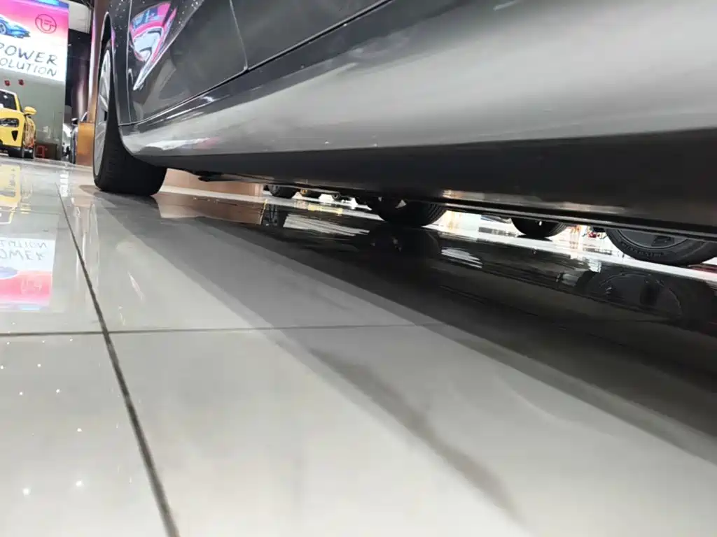 Tesla Model 3 — миниатюра 22
