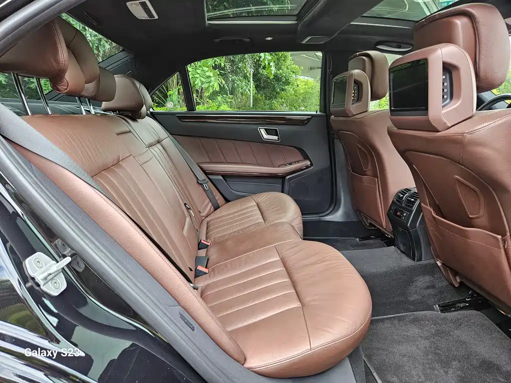 Mercedes-Benz E-Class — миниатюра 15