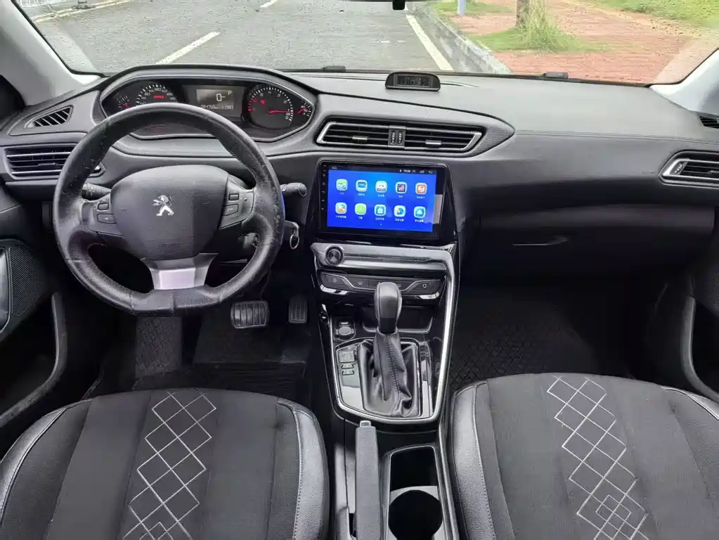Peugeot 308 2016 230THP AT Luxury