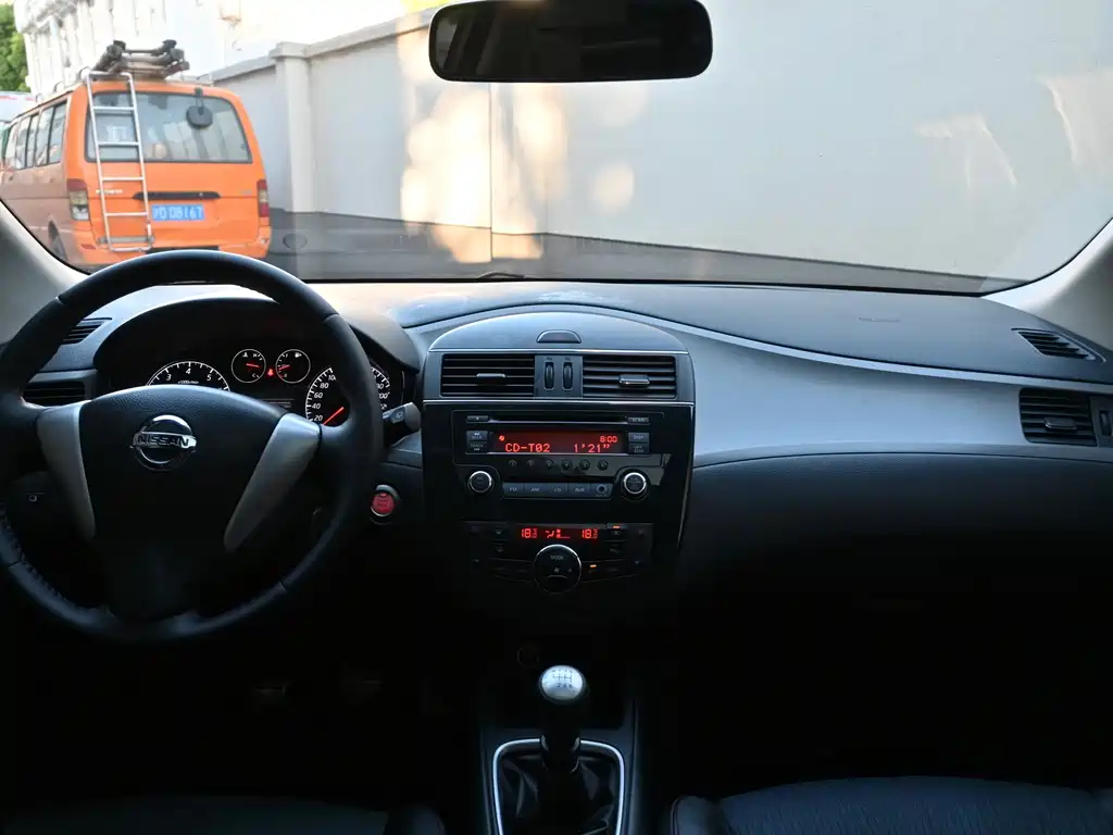 Nissan Tiida — миниатюра 10