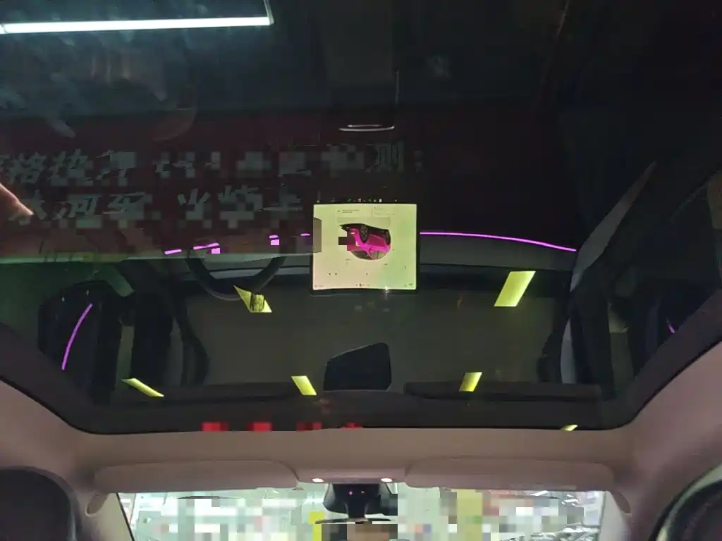 Tesla Model Y — миниатюра 18