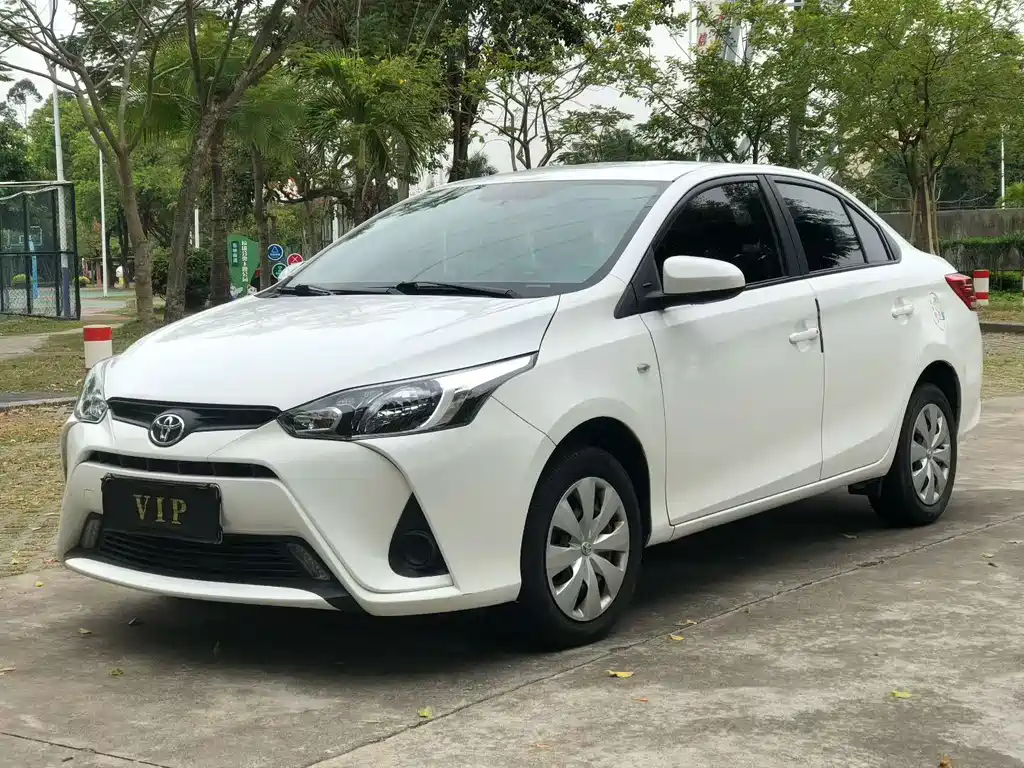 Toyota Yaris L — миниатюра 3